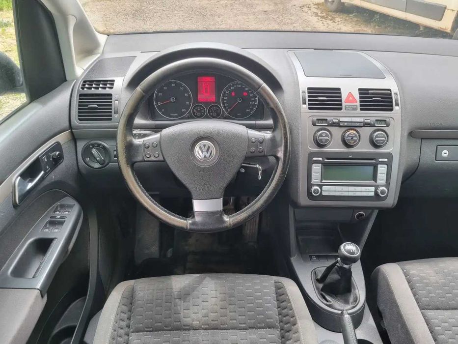 VW Touran 1.4tsi 140к.с. facelift 2009г. се продава на части