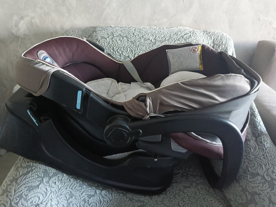 Продам детскую коляску