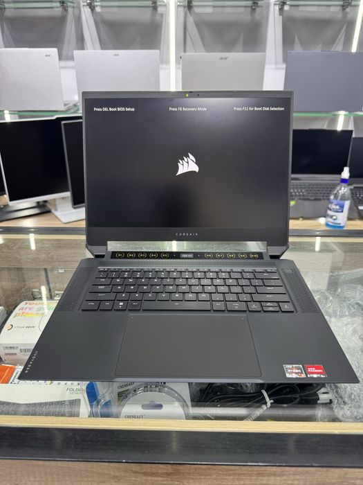 Corsair VOYAGER 16.0 QHD 240Hz IPS R9-6900HS DDR5 32  2TB 6800M 12GB