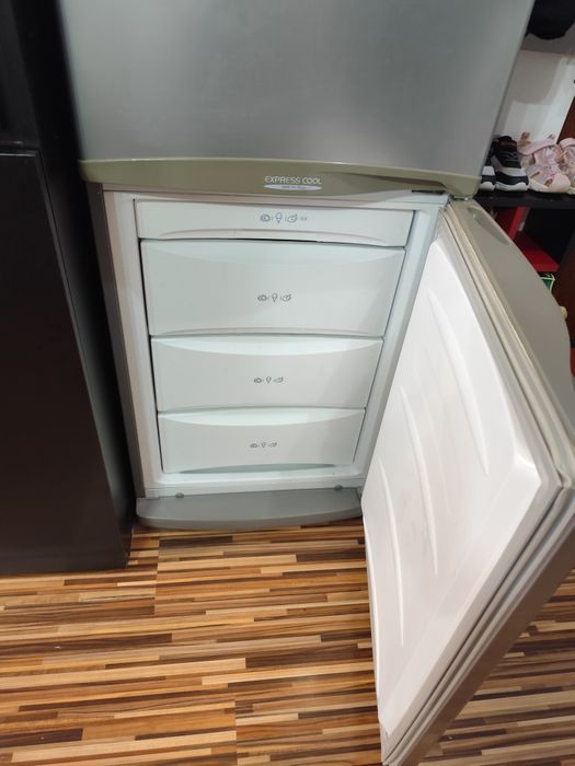 Vând combină frigorifică LG,stare bună de funcționare,in Sibiu!