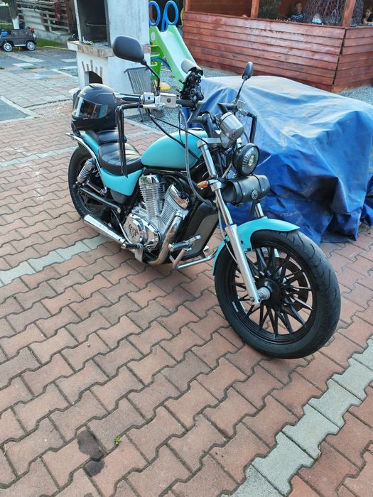 Vând Suzuki Intruder 750