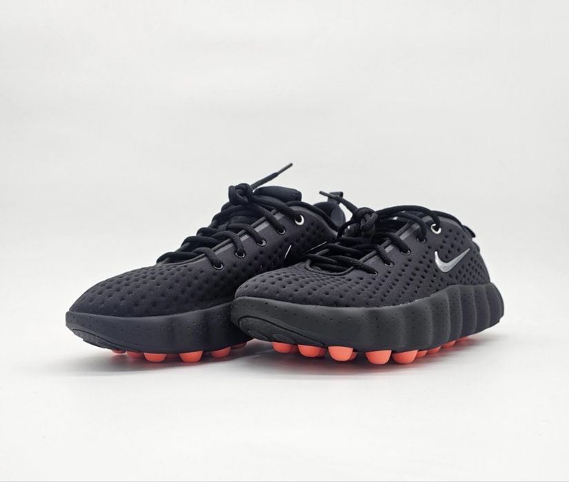 Nike Mind 002 Black Hyper Crimson