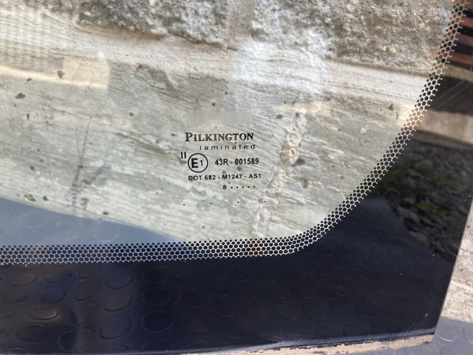 Предно стъкло за тойота ярис/Toyota yaris 06-11г