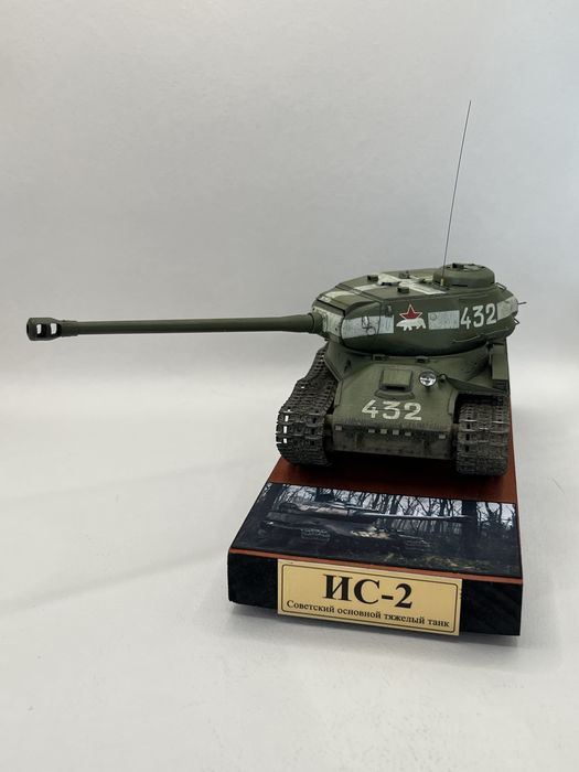 Модель танка ИС-2