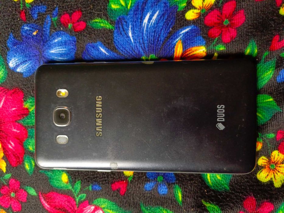Samsung Galaxy J 5 16 Holati yaxshi