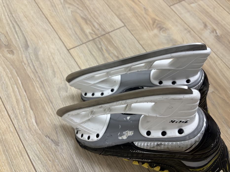 Продам коньки Bauer supreme
