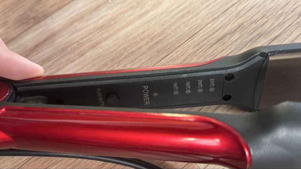 Утюжок T-vitek.