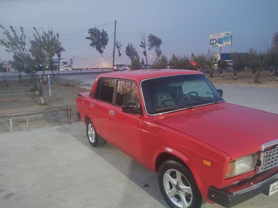 Vaz 2107 sotiladi