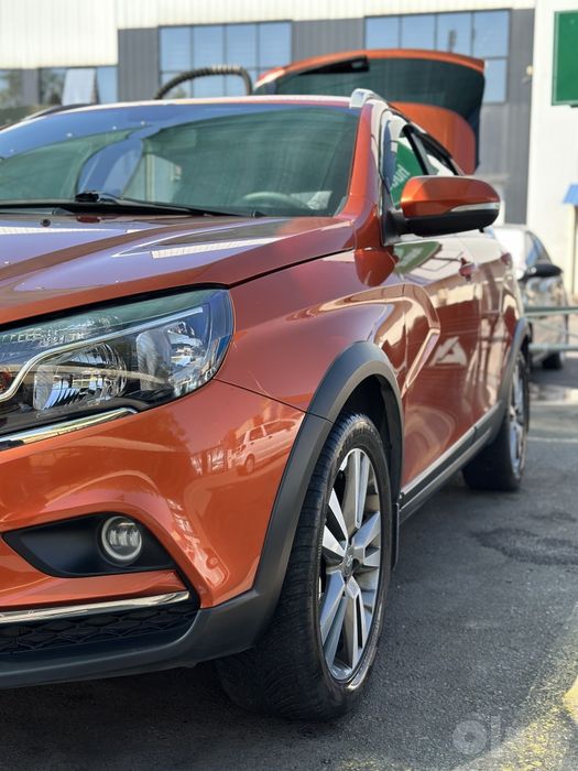 Продам Lada Vesta SW Cross 1.8 AMT Robot