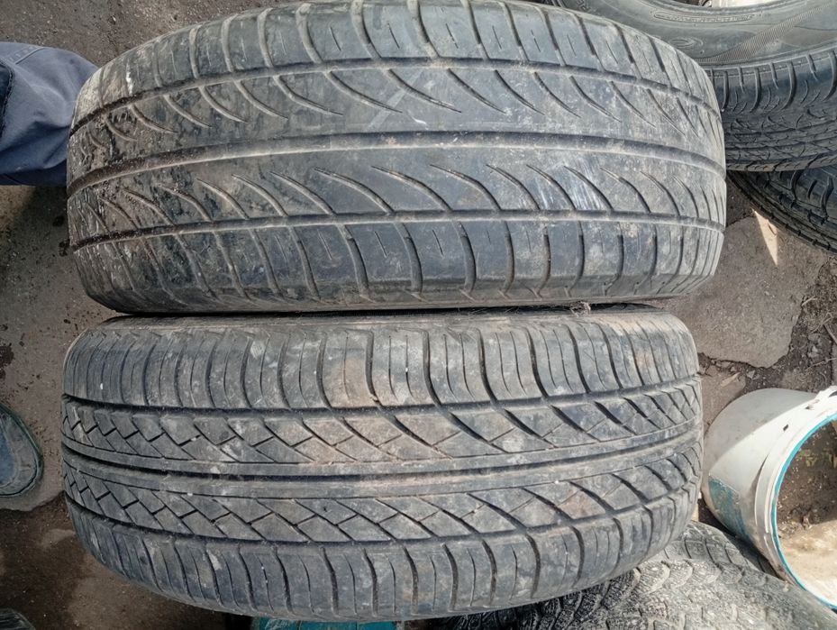 Продам две покрышки 195/60 r15.