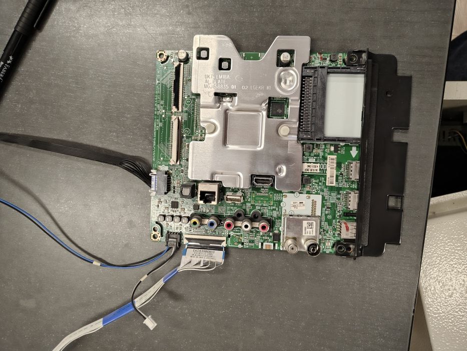 Vând placa de baza și sursa tv LG