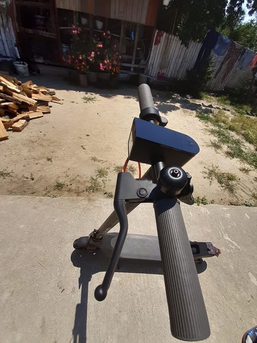 Vand trotineta xiaomi !
