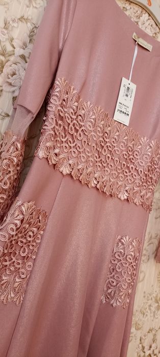 Продаётся платье женское