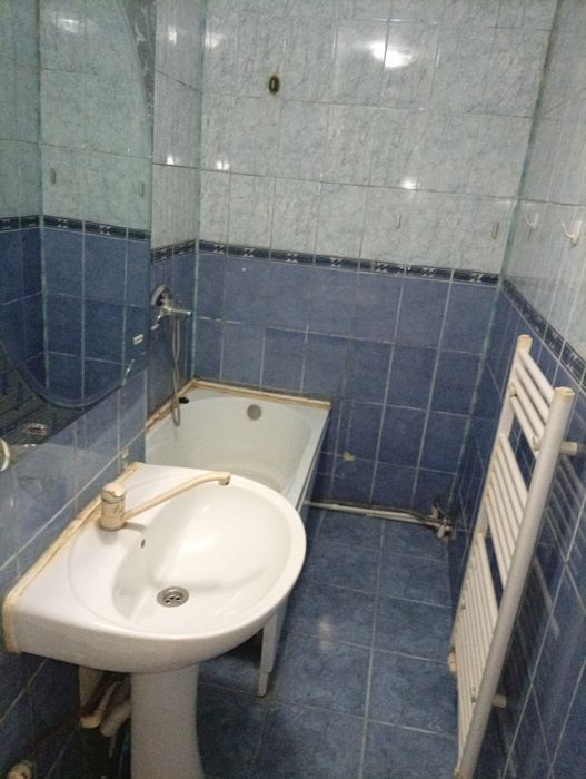 Închiriez  doua garsoniere