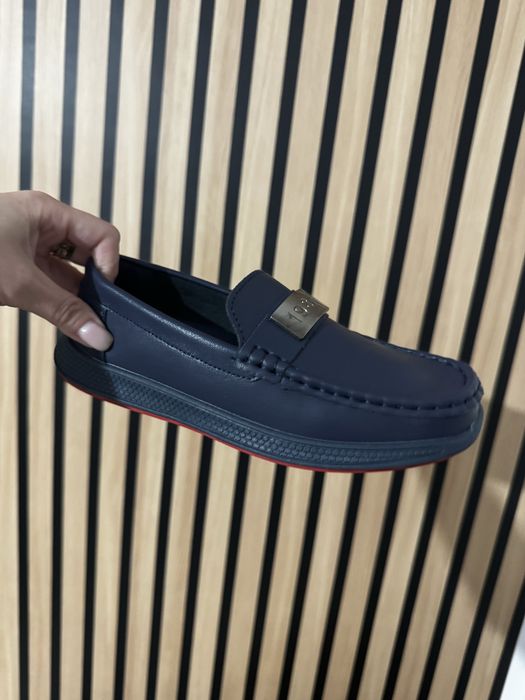 Продам обувь 35 рр