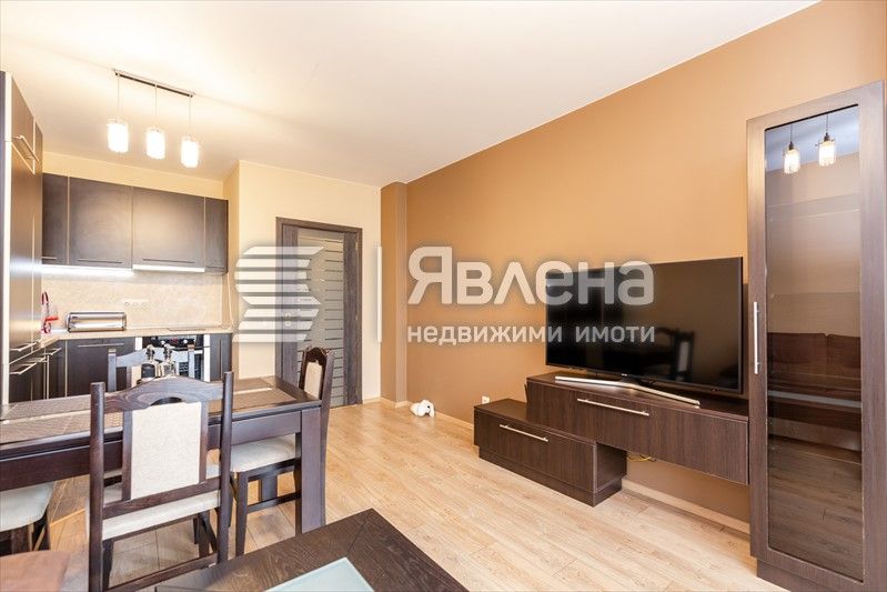 Дава се под наем Двустаен апартамент в София, Младост 4 - 65 кв.м за 650 € - Снимка #1