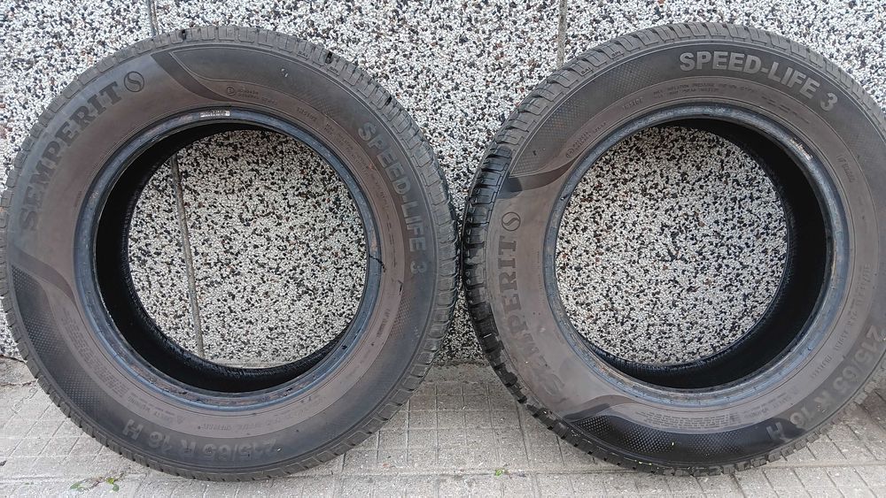 Летни гуми 215 65 16 2 бр. Continental и 2 бр. Semperit