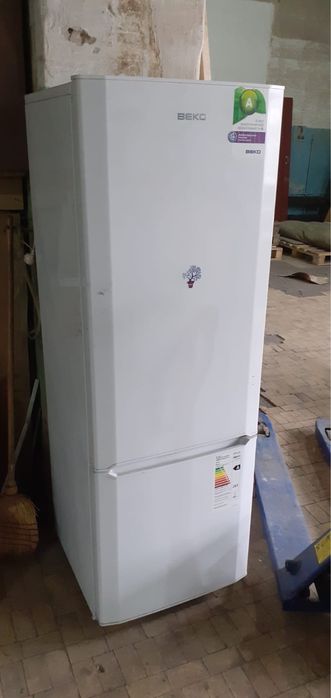 Продам холодильник б/у