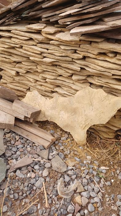 Дикий камень красный