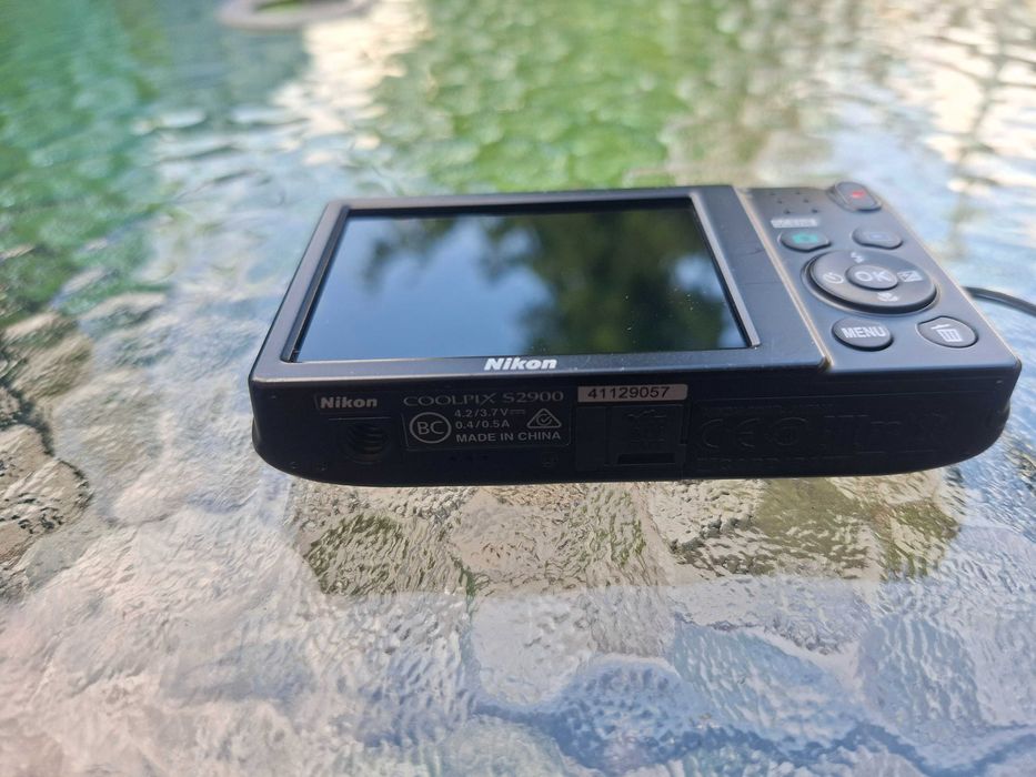 Compact Digital Camera Nikon Coolpix S2900 20.1mp 5x optical zoom