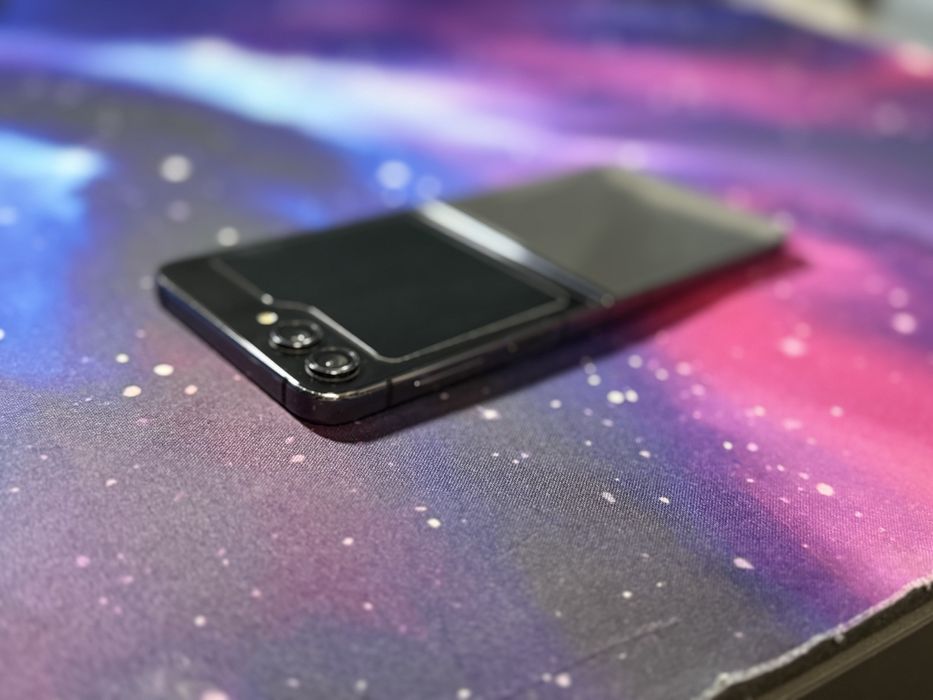 Samsung Galaxy Z Flip 5 , 512GB , Negru , In stare buna .