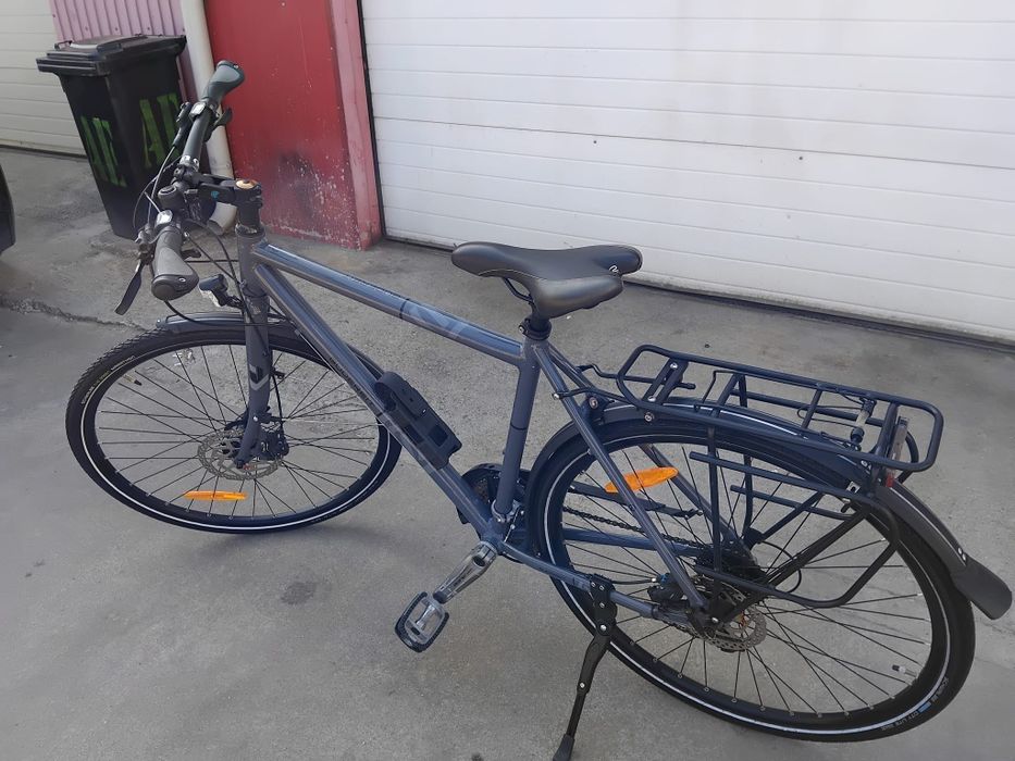 Vând bicicleta din aluminiu pentru bărbați