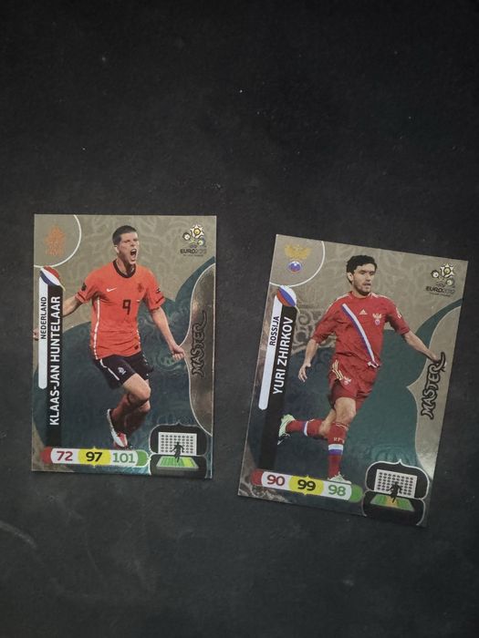 Vând cartonașe Panini Adrenalyn XL Euro 2012