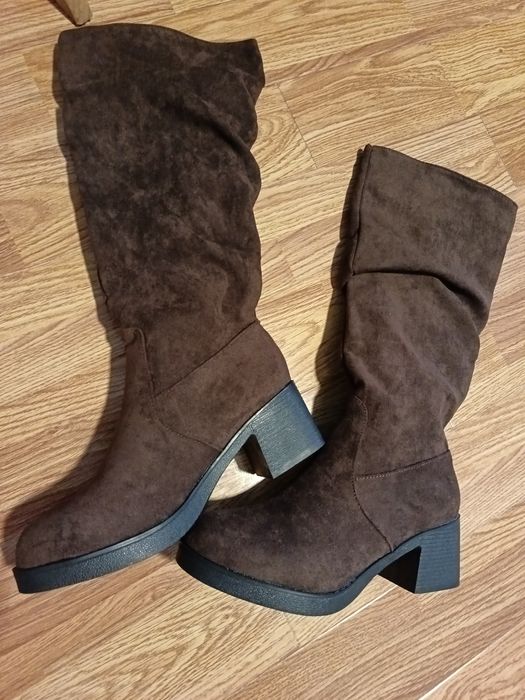 Cizme lungi maro, mărimea 38 – noi, elegante și comode

Cizme lungi, m