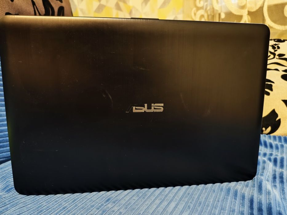 X541U АSUS i3-core Windows 10