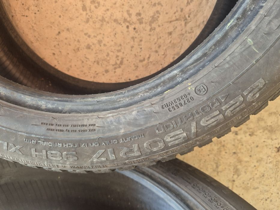 Vând cauciucuri 225/50/17 M+S 2buc imp Germania  //Nokian//
