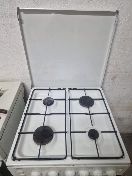 Vând aragaz zanuzzi