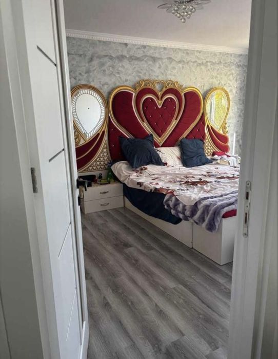 Vand Apartament - Decomandat - 3 Camere - Etaj 1 - URGENT !