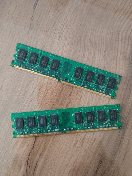 Продам DDR 2 2шт. По 1ГБ