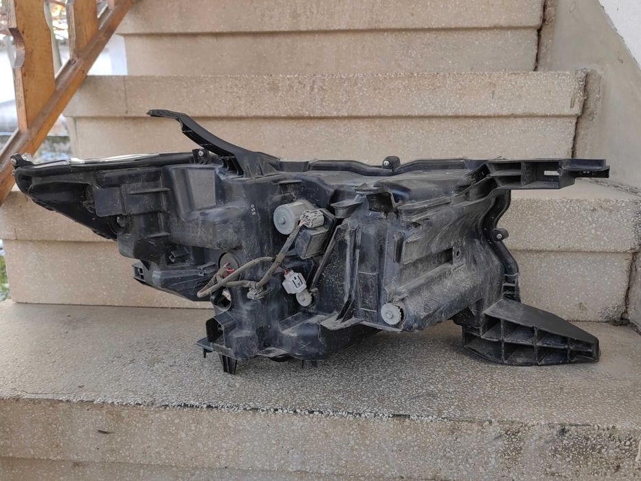 Фар Toyota Land Cruiser FJ150 Prado LED ляв