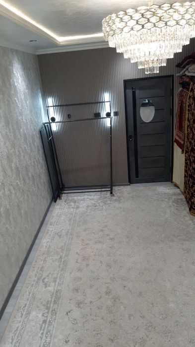 Birinchi kurs qiz 4 qizga kvartira bor