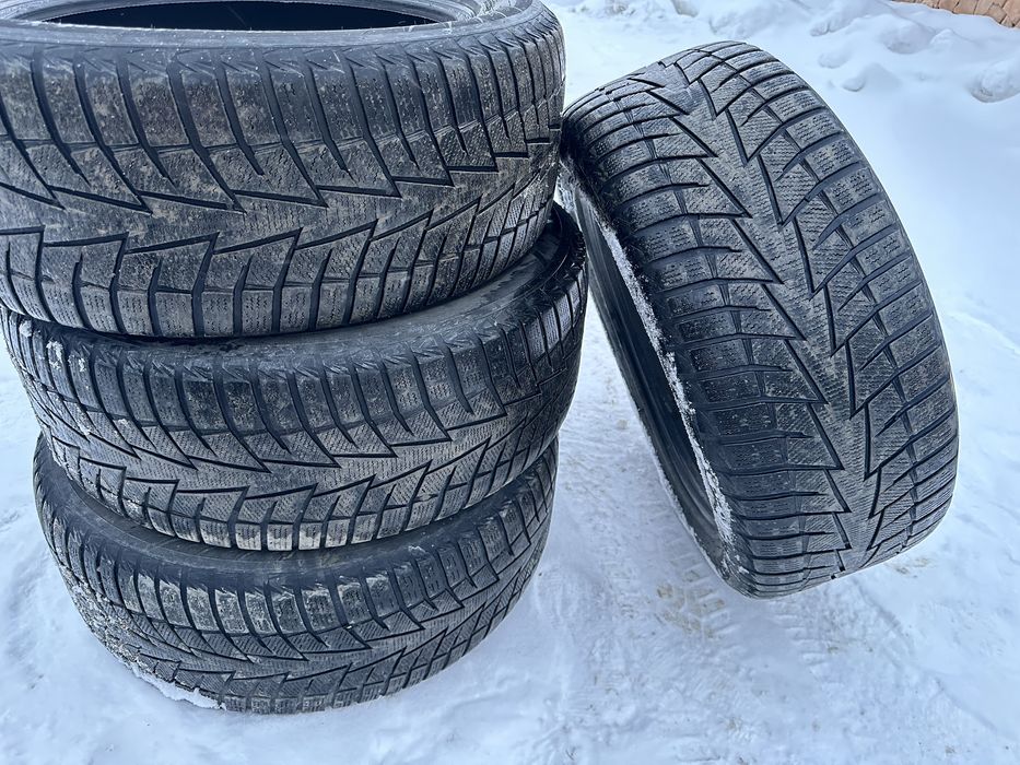 Продам комплект зимних шин