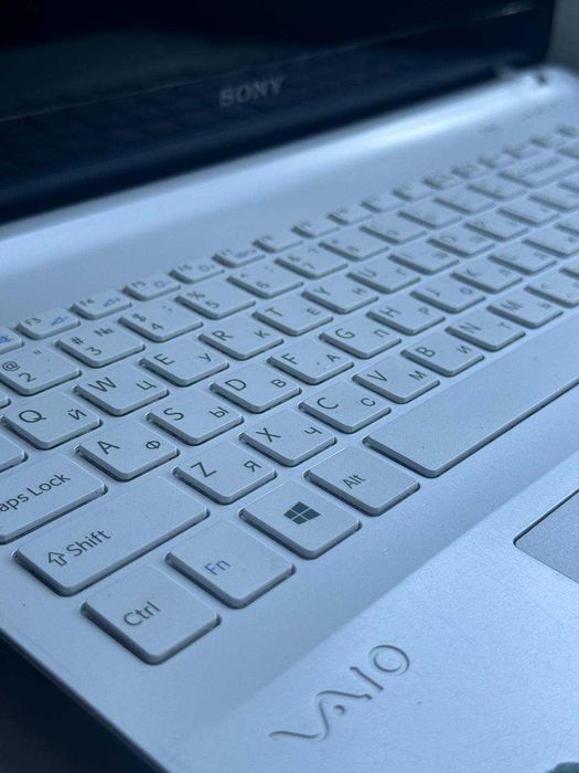 Ноутбук Sony VAIO 15