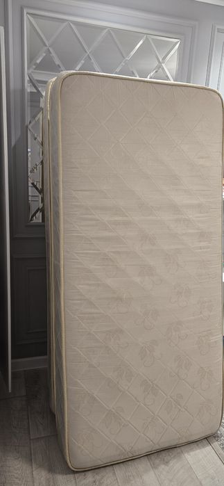 Матрац 900×2000 . 2 штуки..