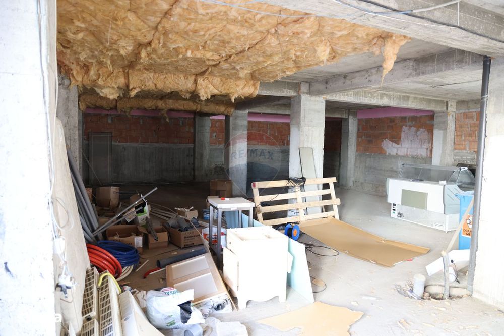 Spațiu comercial de 317mp de vânzare