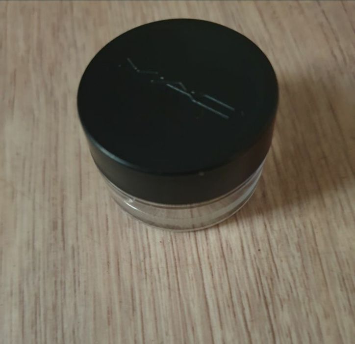 Продам  баночки  для косметики 5мл.