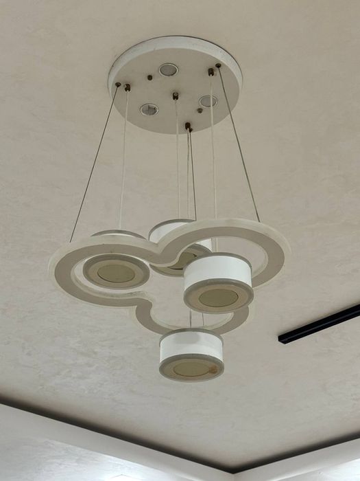 Продаётся люстра в хорошем сост.