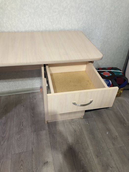 Продам парту  торг