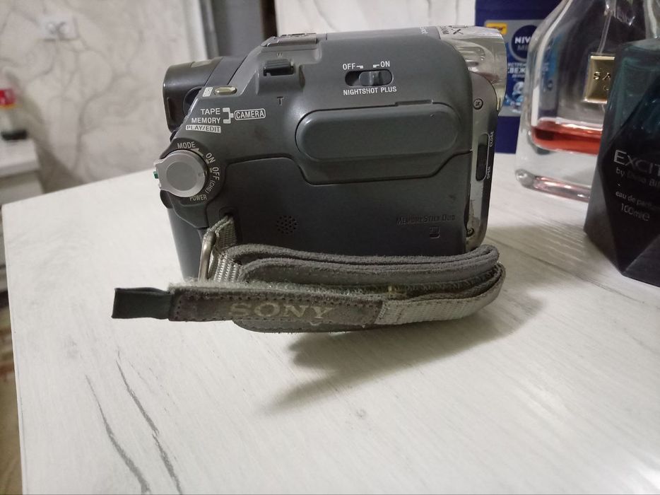 Камера сони факат зарядни сими йу