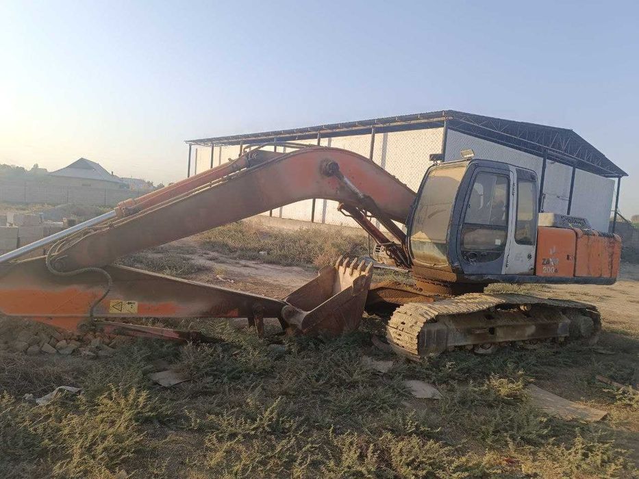 Экскаватор HITACHI ZX200