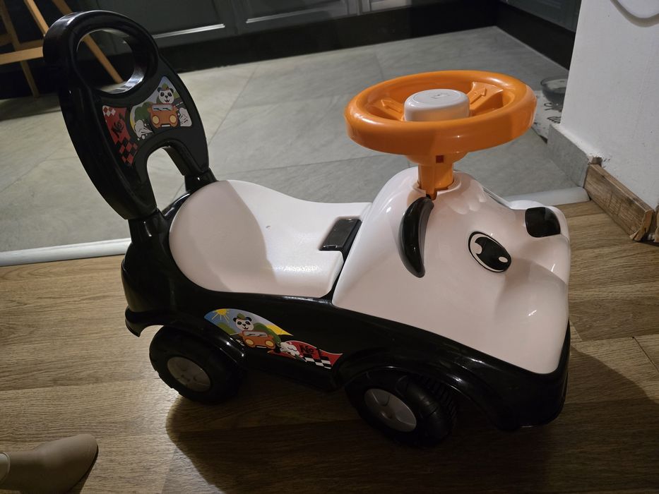 Mașinuța de calarit/ împins pentru copii