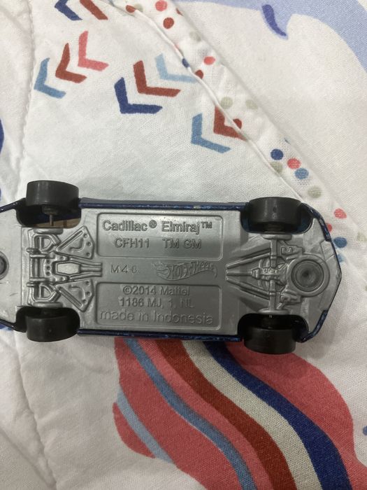 продам ориоинальные машинки hotwheels