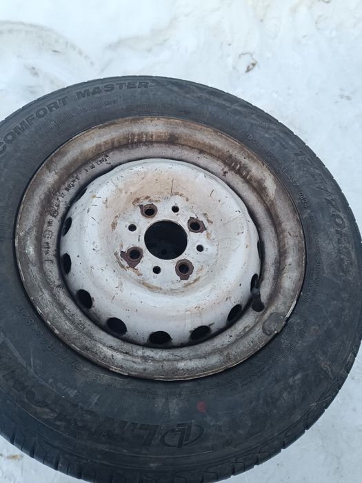 Продам шины диски на ваз лето.