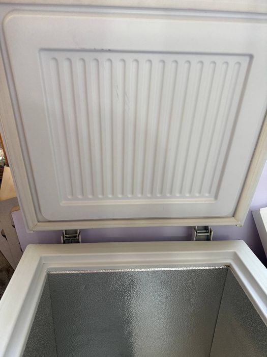 Продам морозильную камеру