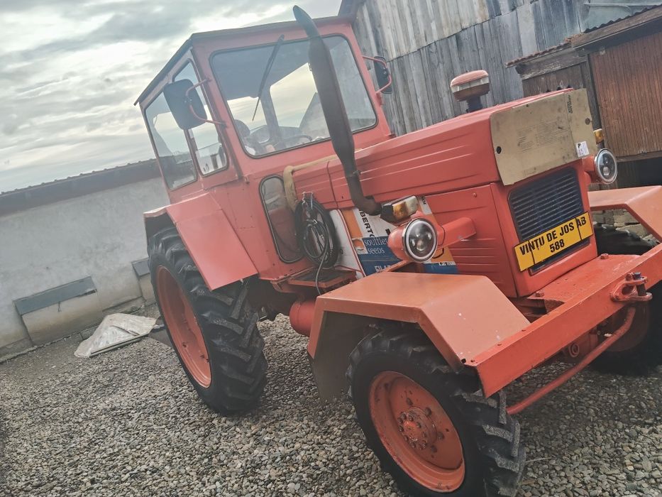 Tractor UTB, U651 4x4