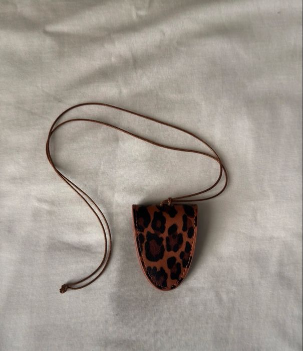 Зажим для очков на магните